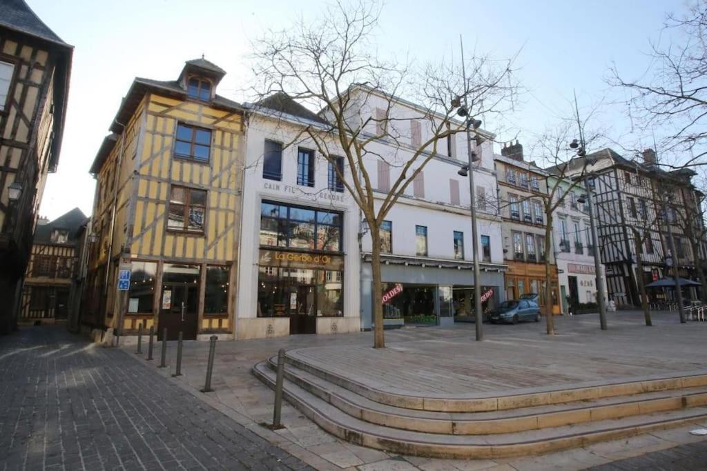 Appartamento Cocoon Standing - Coeur Historique De Troyes Esterno foto